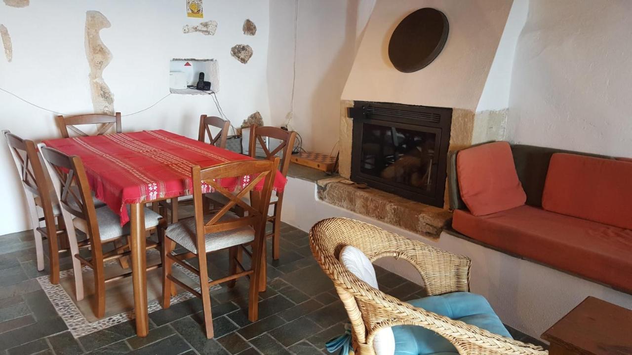 Athina Guesthouse Monemvasía Екстериор снимка